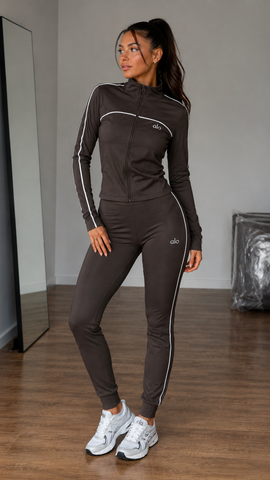 Black Gym Set Striped detail